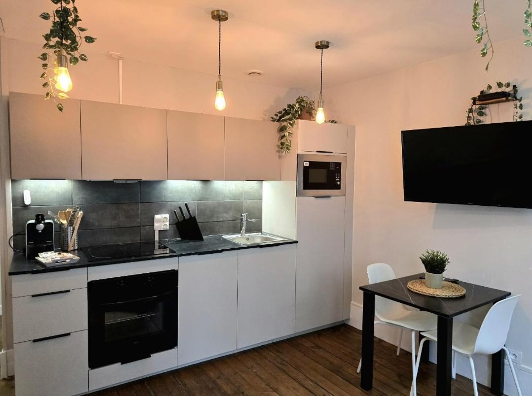 Apartamento Bienvenue Dans La Jungle Dreux Exterior foto